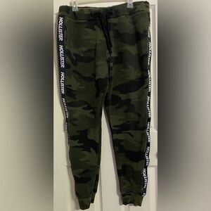 Hollister Camo Joggers L